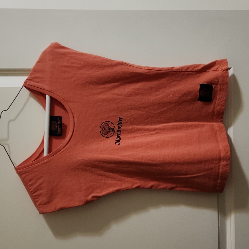 Cut off sleeve T